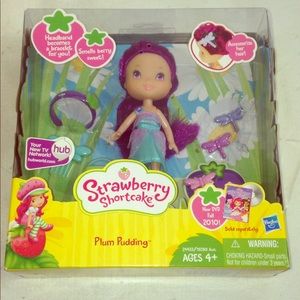 NIB Strawberry Shortcake Plum Pudding